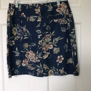 Liz wear floral denim skirt
